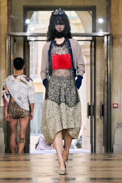 Look 7